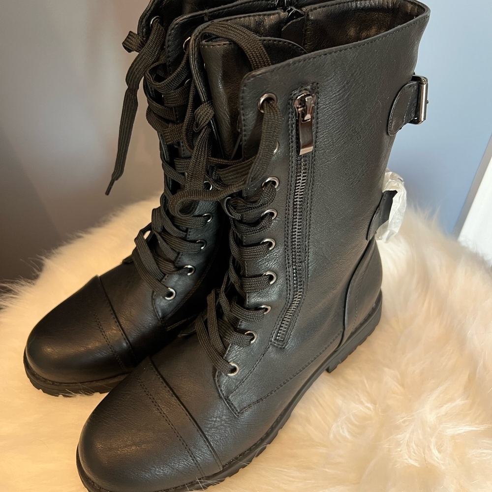 NWT DREAM PAIRS Lace Up Mid Calf Military Combat Boots - size 8